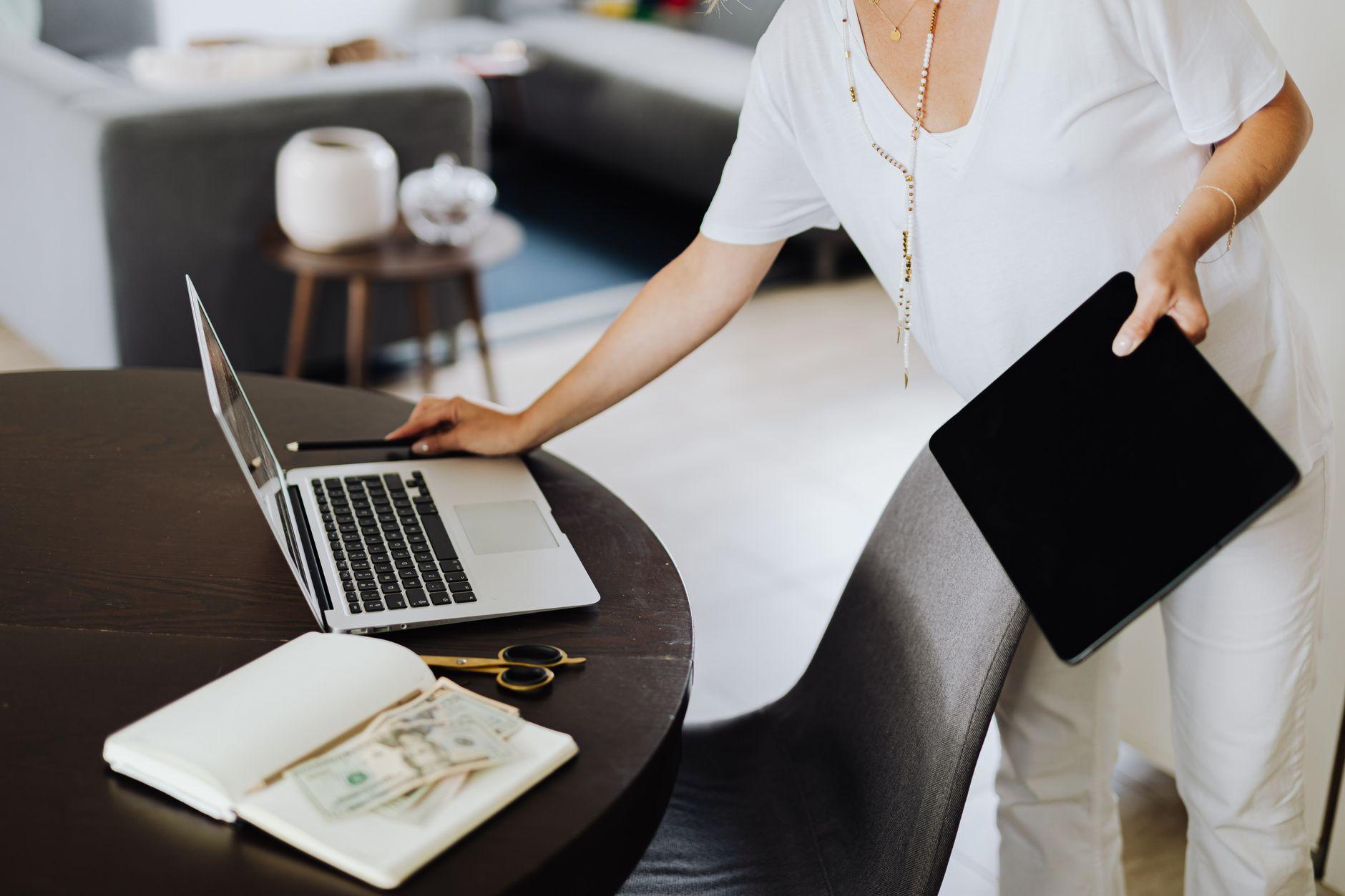Easiest Online Business to Start with No Money and AI