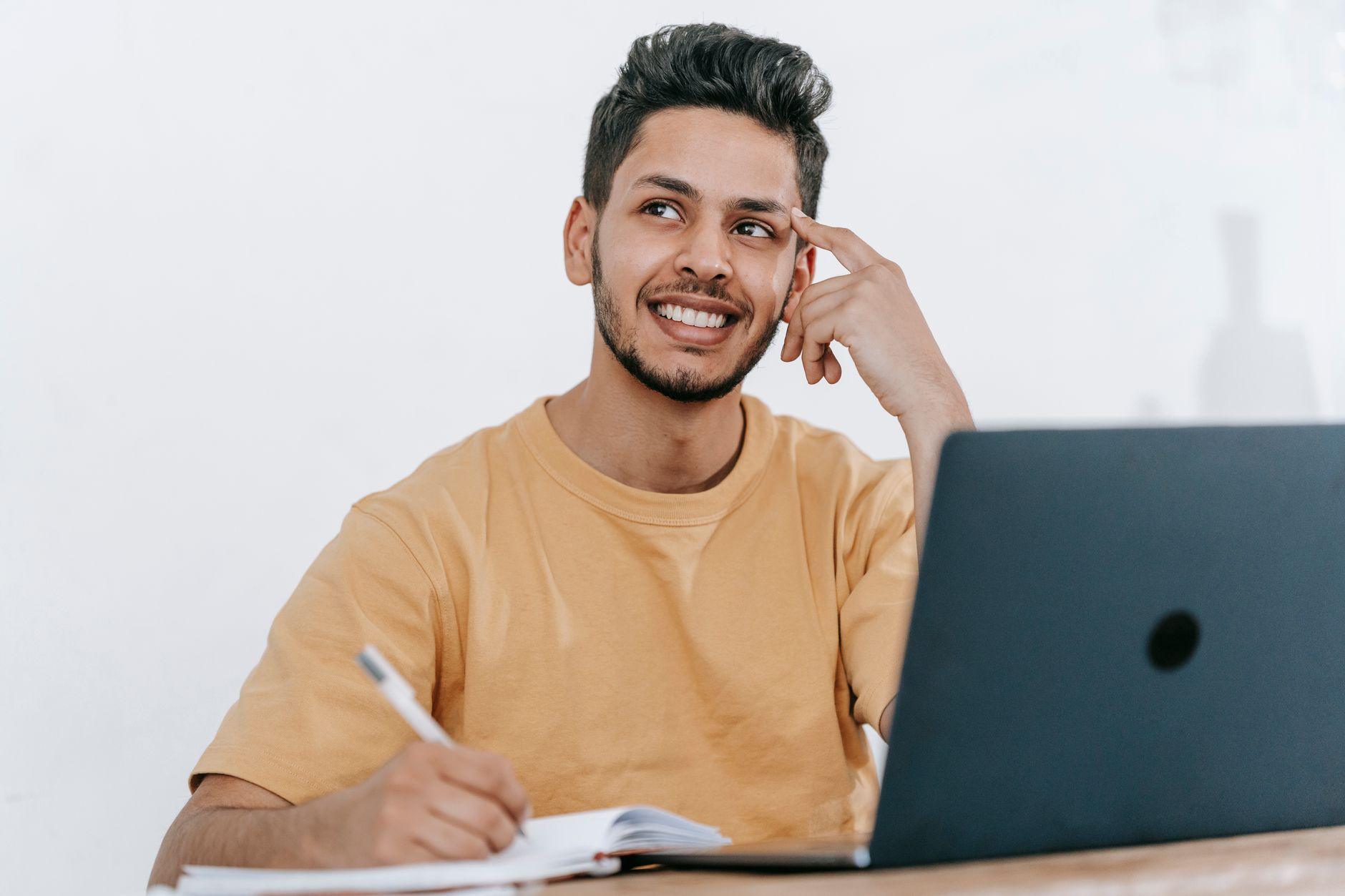 Best Online Business Ideas for Students to Start Today